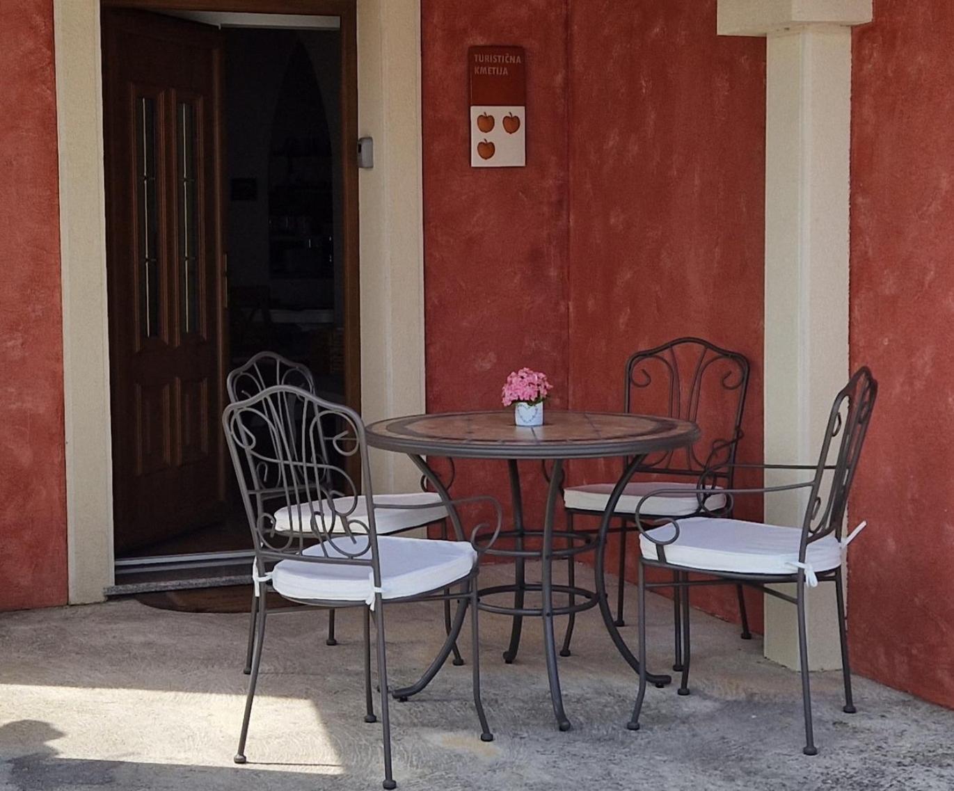 Wine & Apartment Vinales Koper városi község Kültér fotó
